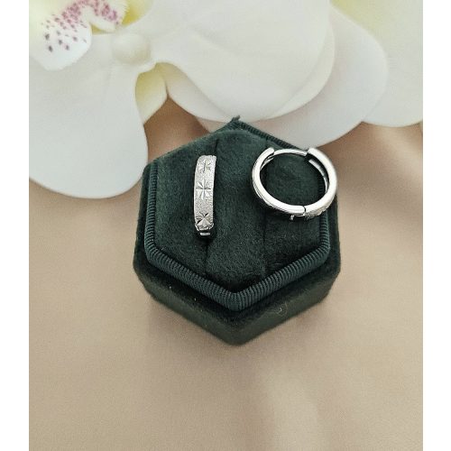 Rinla antiallergén ezüst színű mintás karika fülbevaló